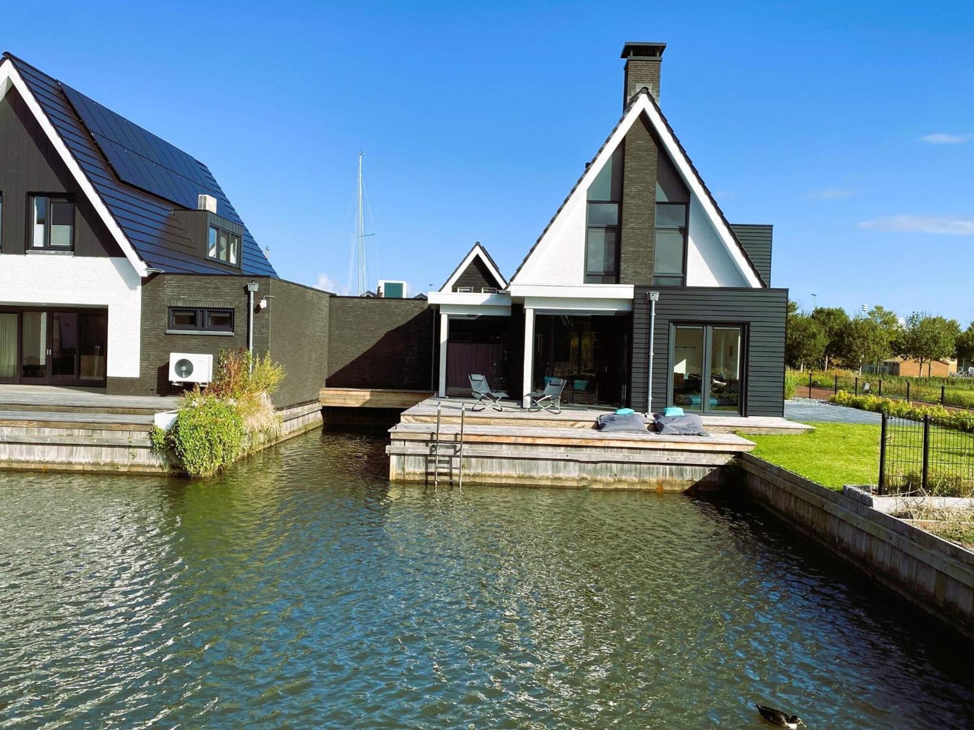 Peaceful Villa On The Water In 斯塔福伦 外观 照片